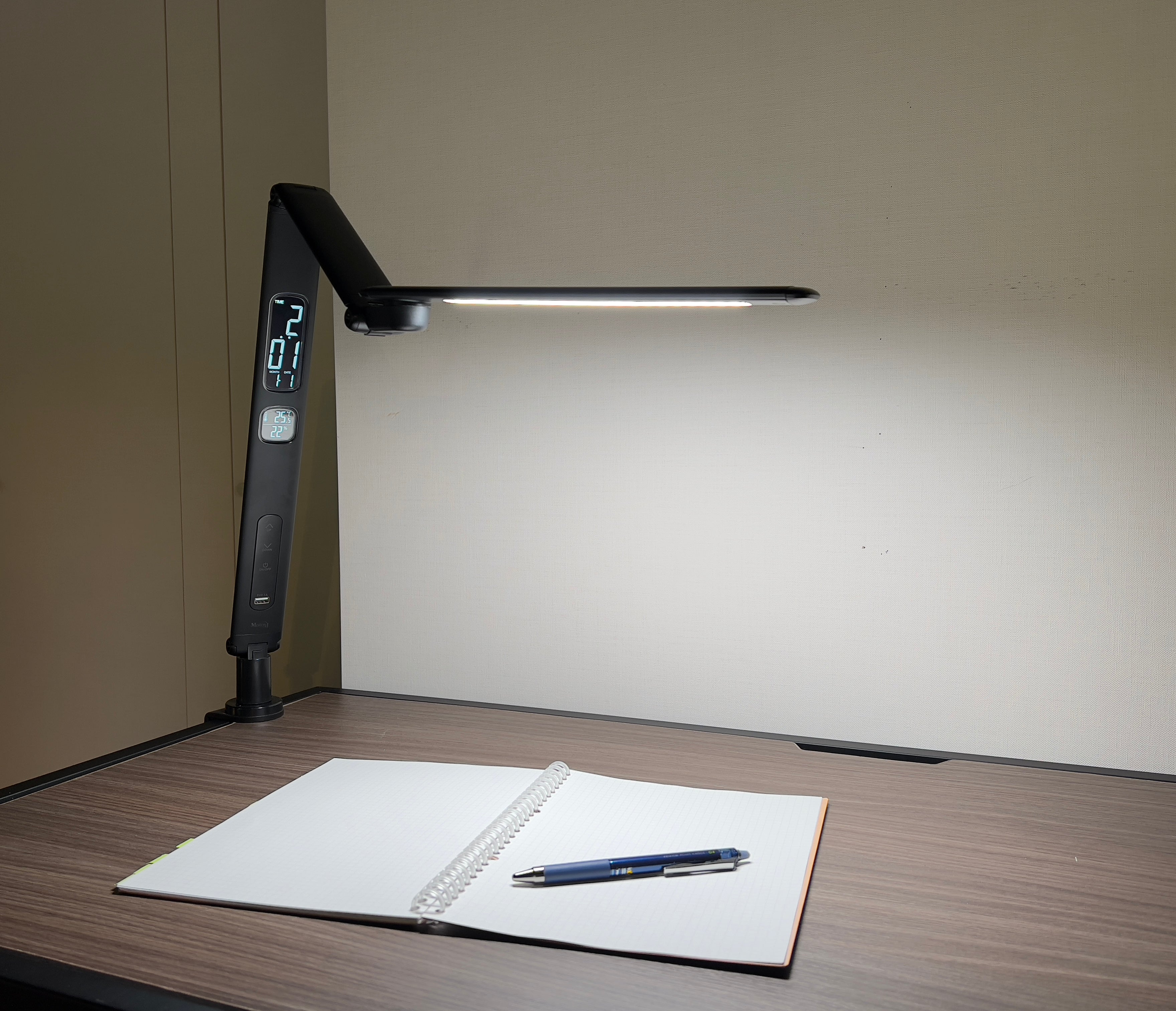 Clamp-on Multi-refraction LED Desk Lamp (Black)