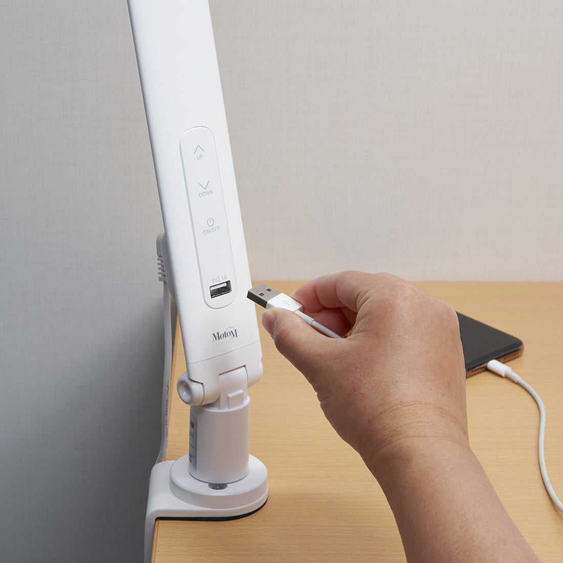 Clamp-on Multi-refraction LED Desk Lamp (White)